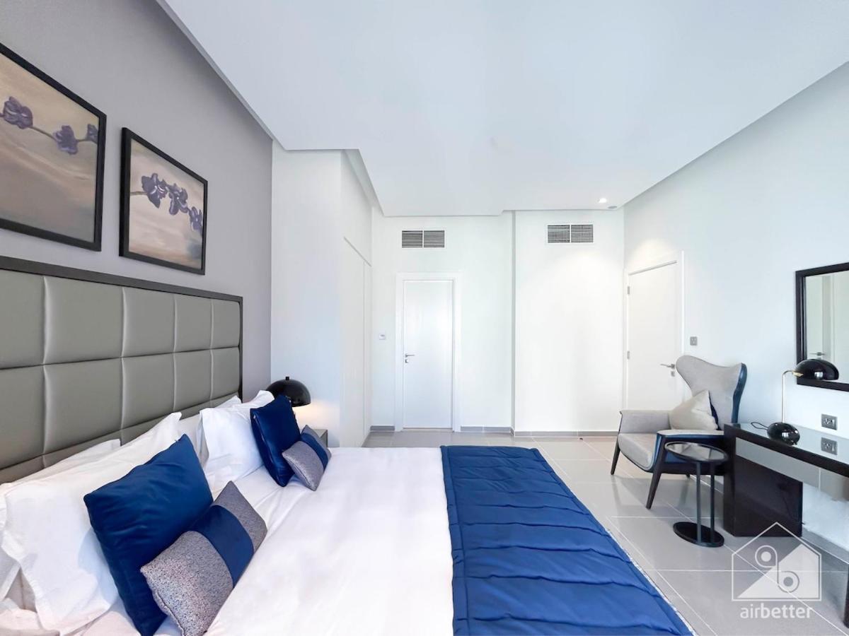 Luxury Stay At Damac Majestine With Balcony & Views Dubai Exteriör bild