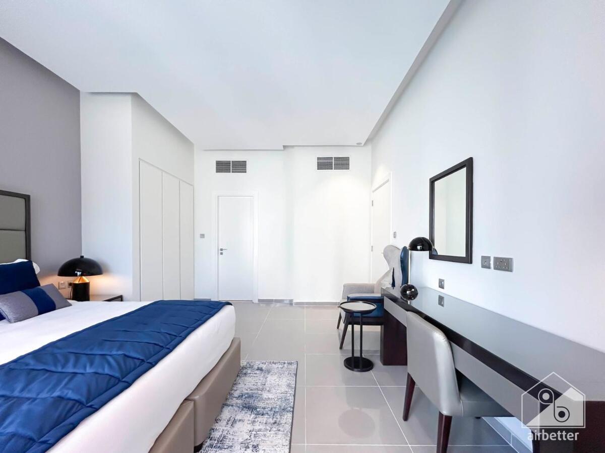 Luxury Stay At Damac Majestine With Balcony & Views Dubai Exteriör bild
