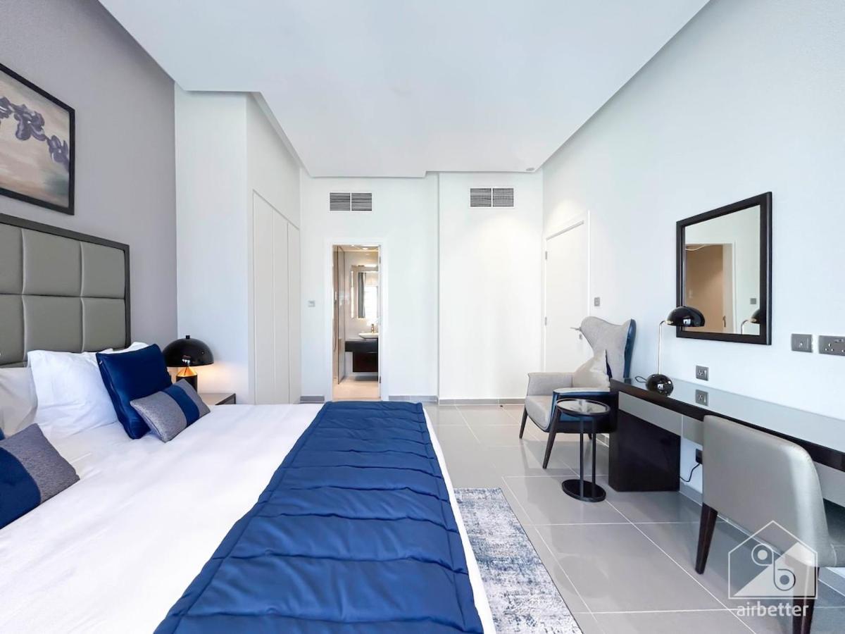 Luxury Stay At Damac Majestine With Balcony & Views Dubai Exteriör bild