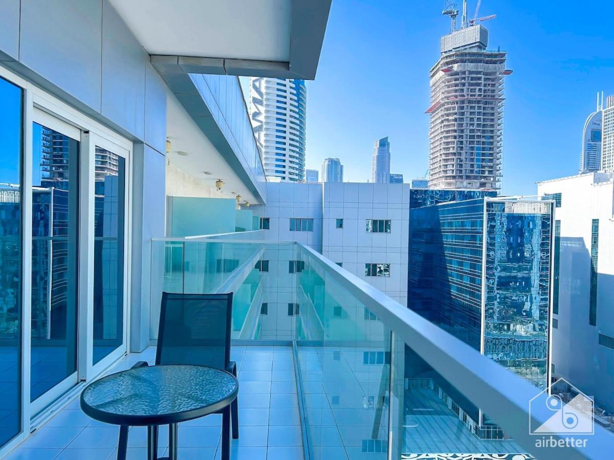 Luxury Stay At Damac Majestine With Balcony & Views Dubai Exteriör bild