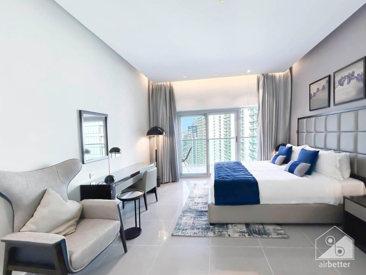 Luxury Stay At Damac Majestine With Balcony & Views Dubai Exteriör bild