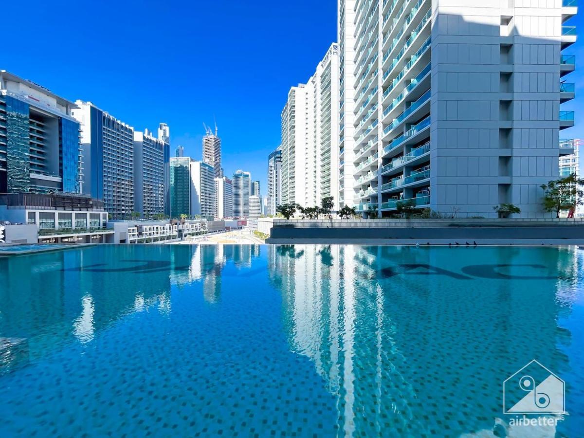 Luxury Stay At Damac Majestine With Balcony & Views Dubai Exteriör bild