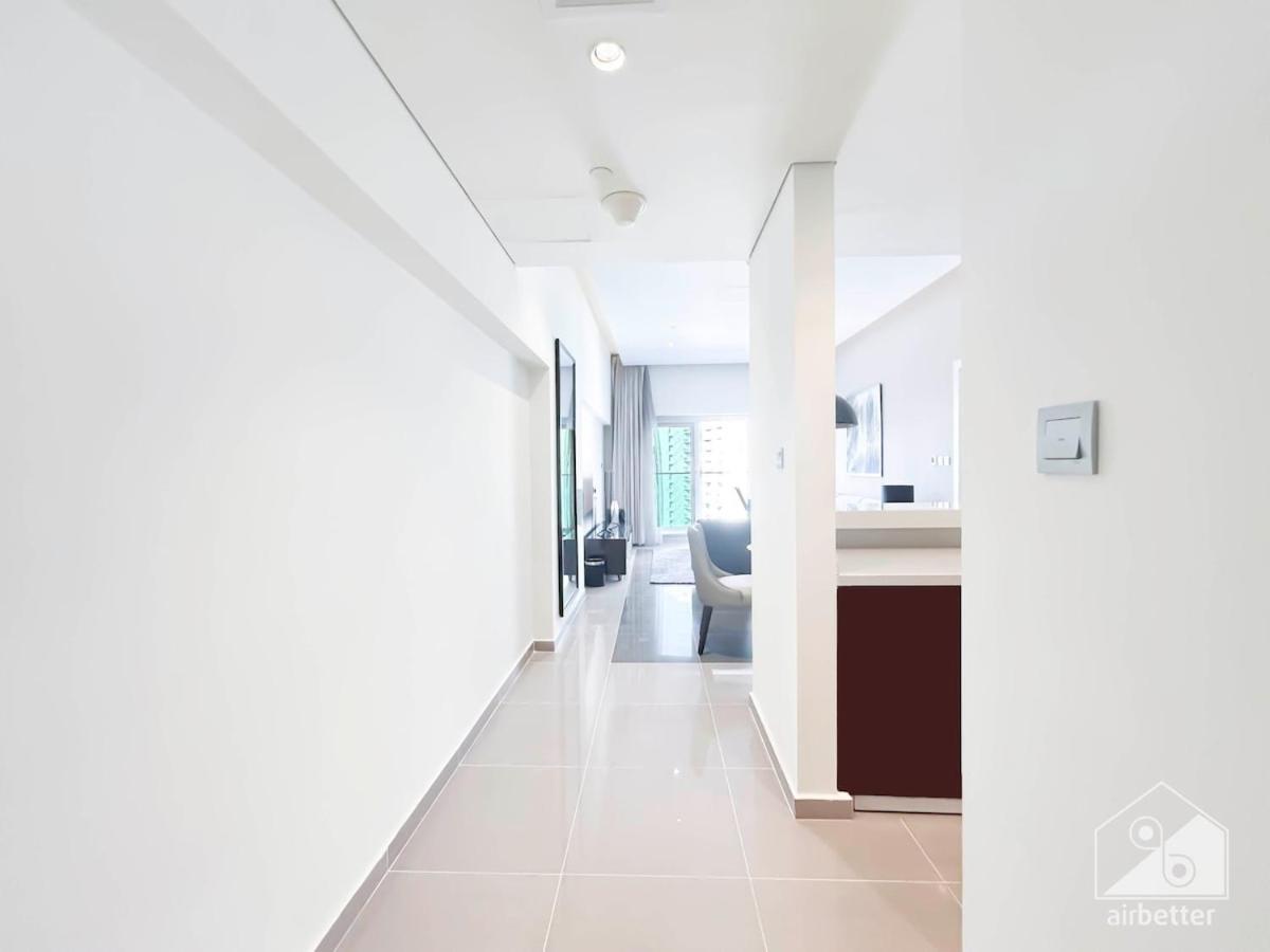 Luxury Stay At Damac Majestine With Balcony & Views Dubai Exteriör bild
